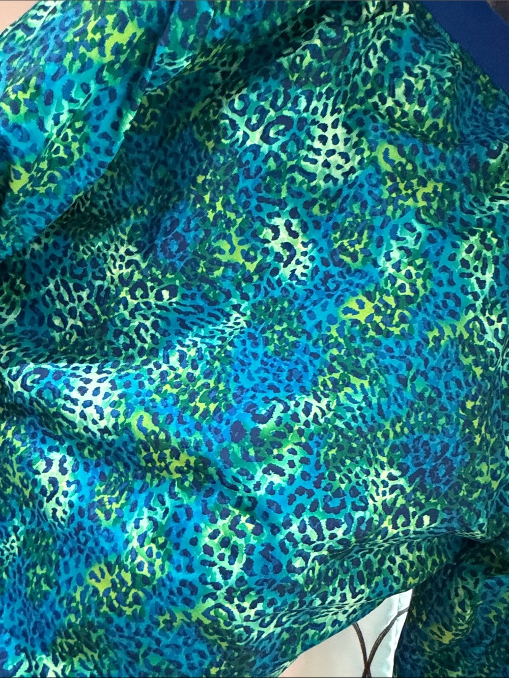 Boohoo Blue and Green Leopard Print Bomber Jacket - Picture 4 of 4